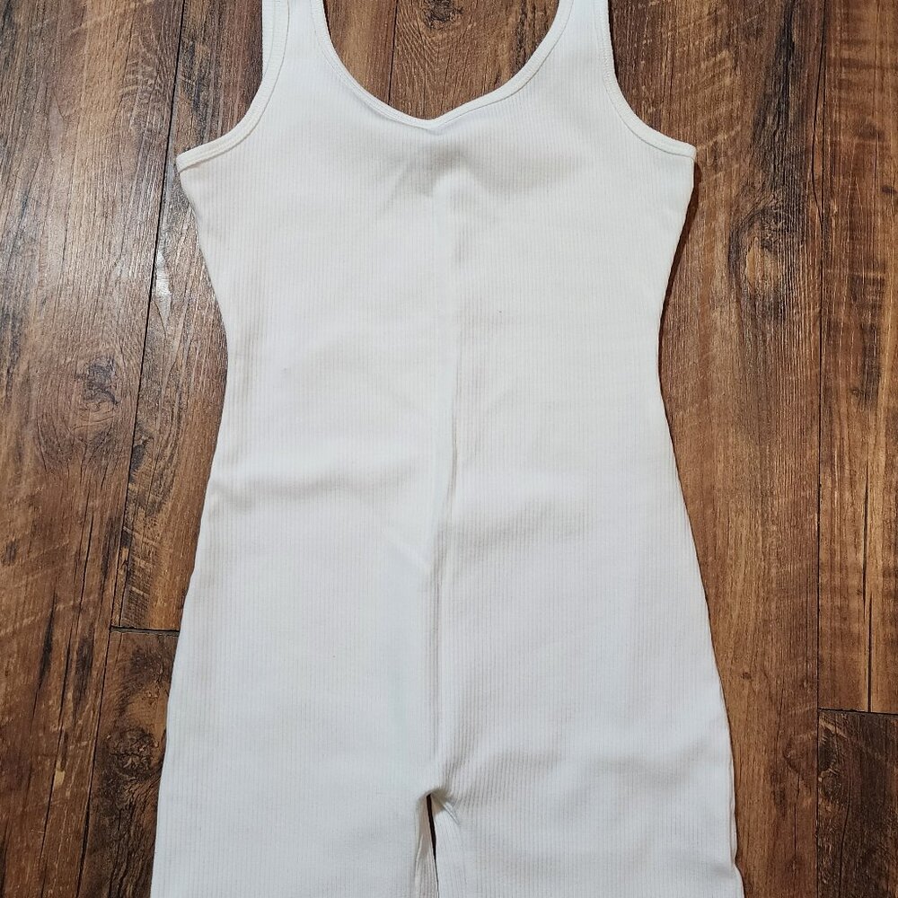 Love Tree White Ribbed Body Suit Onesie Size Medium